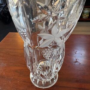 Mikasa Garden Terrace Vase Clear Scalloped Edge 10.5 Inches Tall